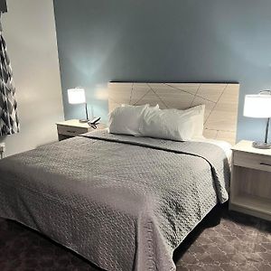 Deluxe King Suite